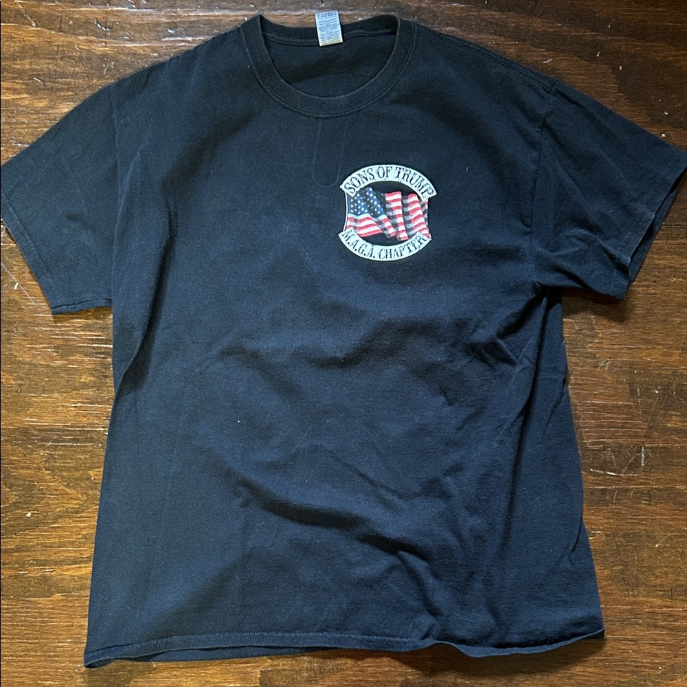 Trump Tee 🇺🇸 - Picture 2 of 5